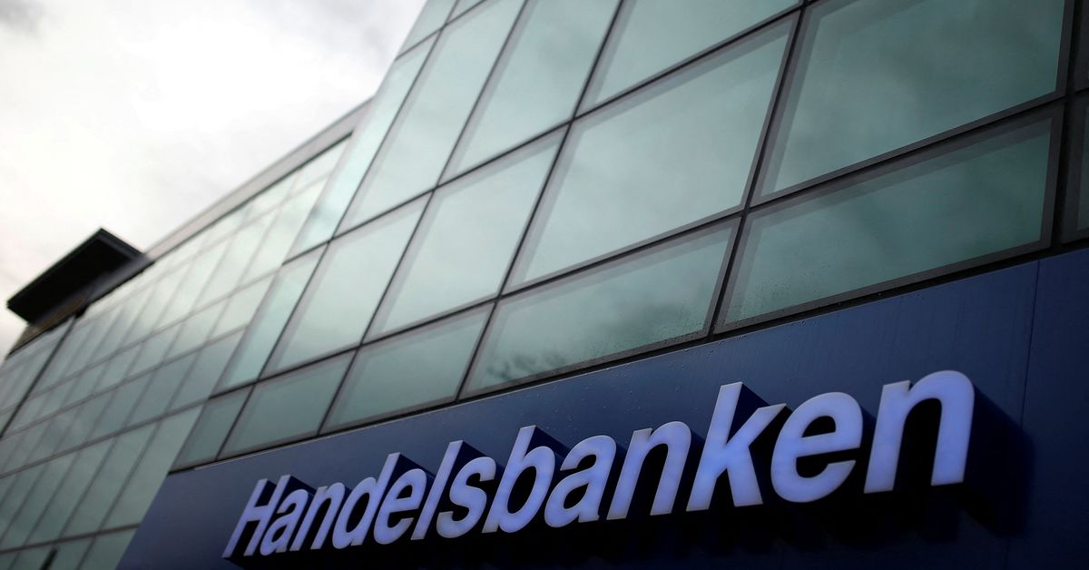 Sweden's SEB, Handelsbanken beat forecasts but Ukraine, inflation cloud outlook